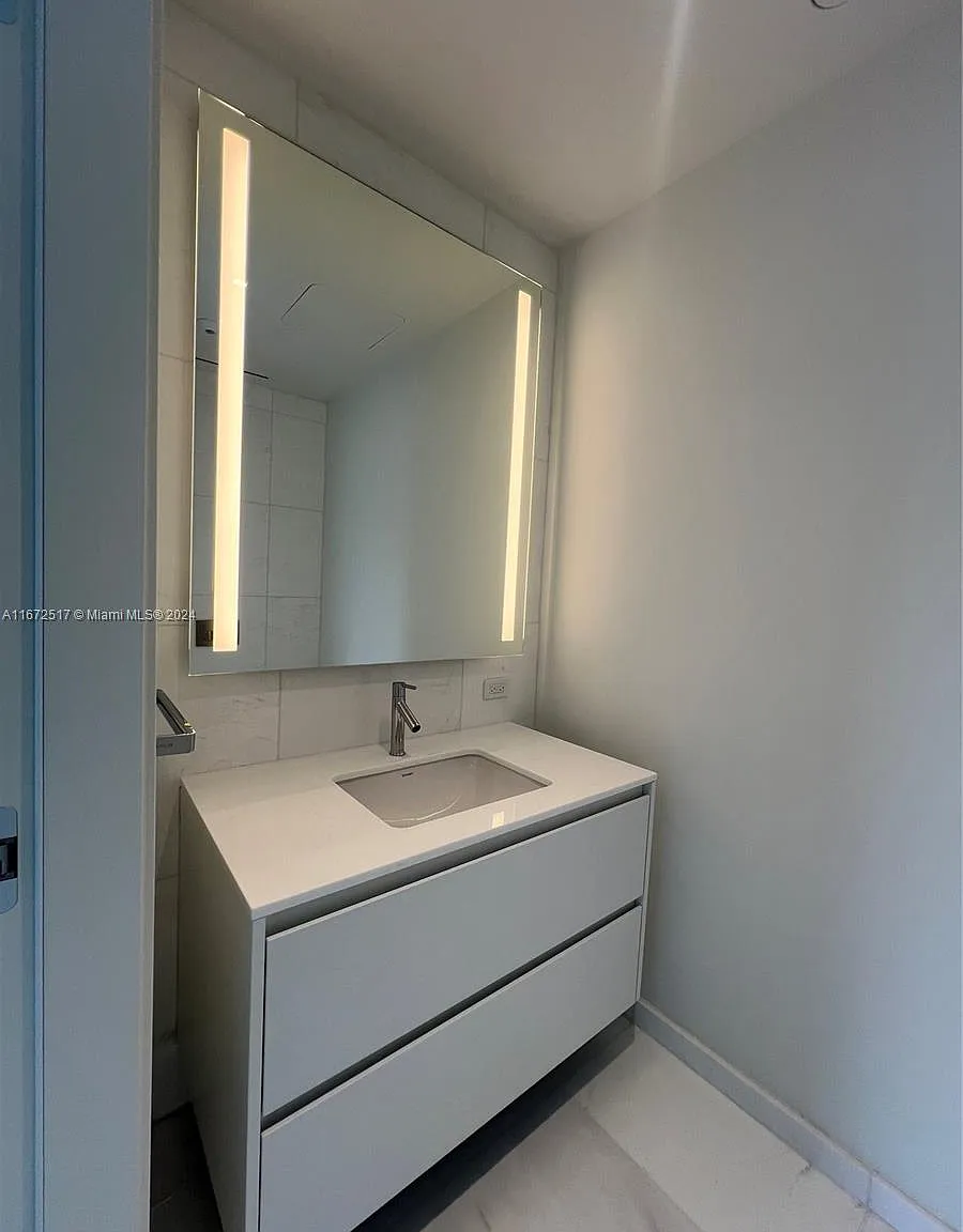 1 bed, $5,990 — Photo 2