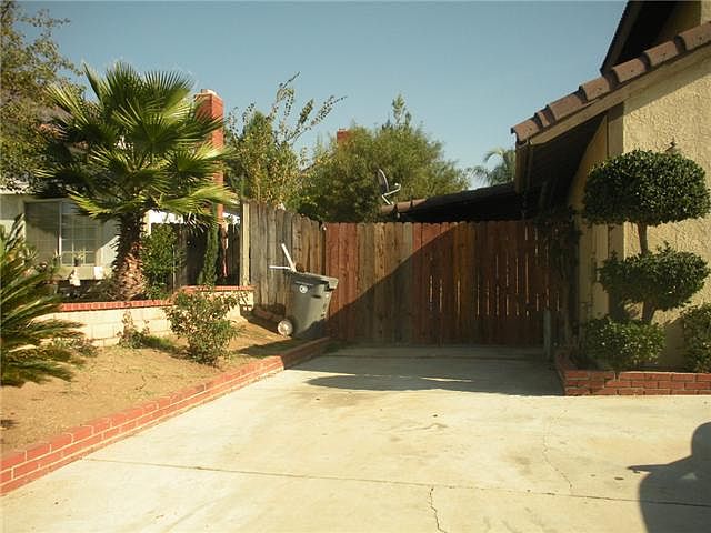 2nd image of 12638 Hackberry Ln