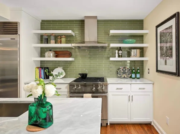 28 Greenway Gables, Minneapolis, MN 55403