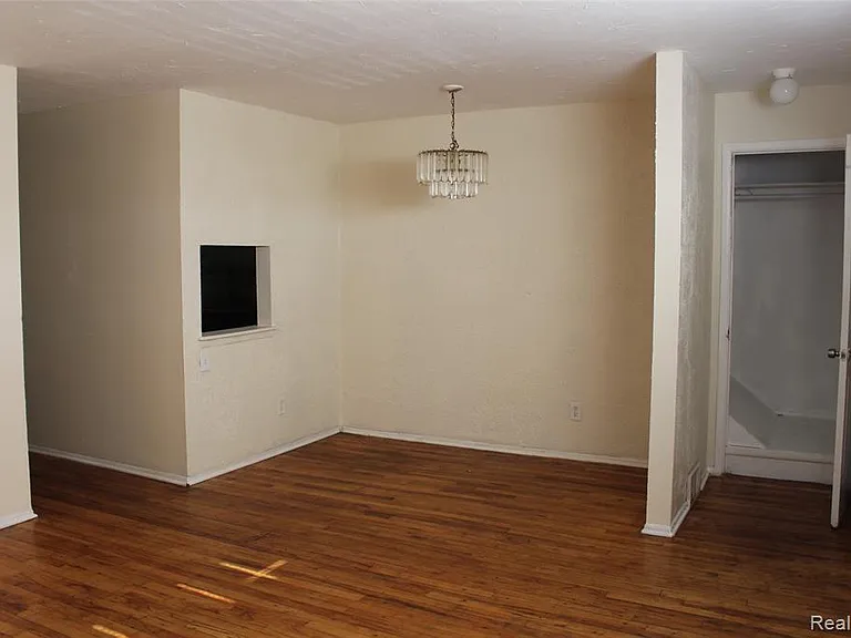 14823 Muirland St — Photo 2