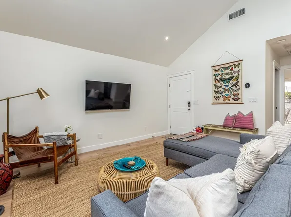 727 Sonrisa St #Id1255605p, Solana Beach, CA 92075