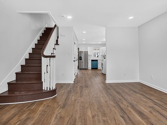 4th image of 403 Walnut Ave