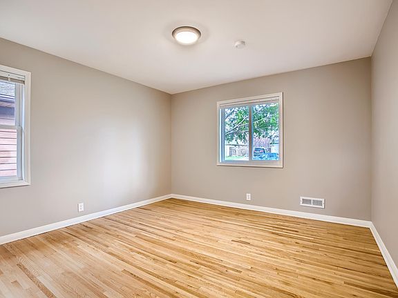 4th image of 2520 Aquila Ave S
