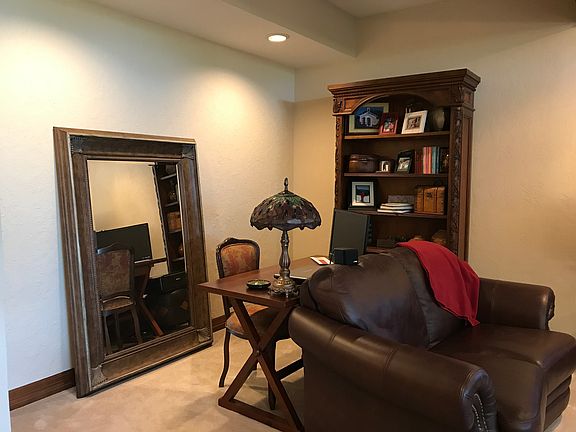 2nd image of 451 NW Chimney Creek Dr
