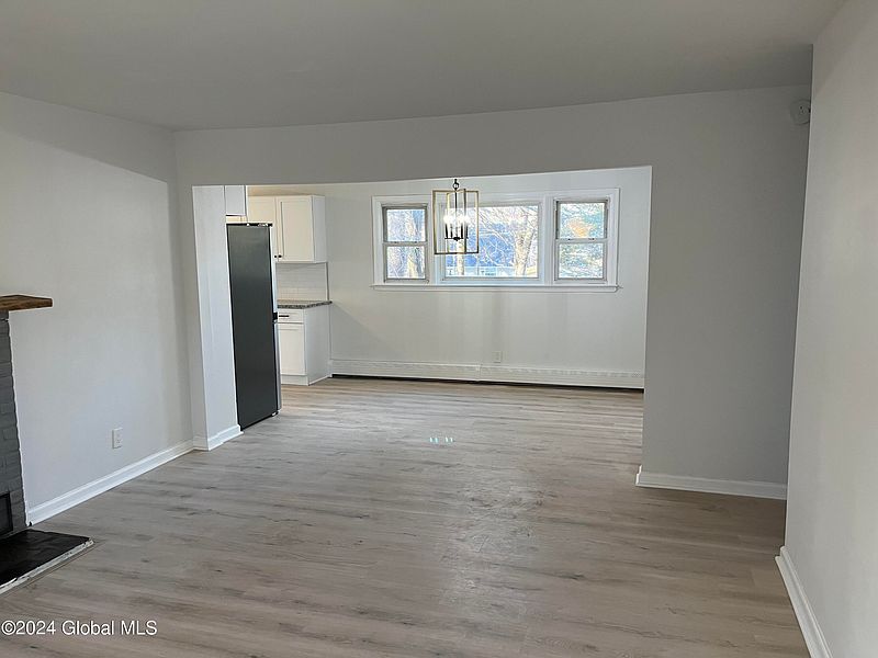 4th image of 11 Southgate Road