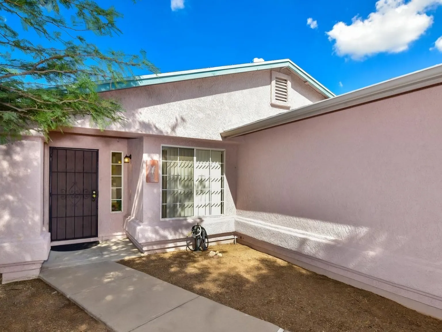 3 bed, 1304 sqft, $1,830 — Photo 3