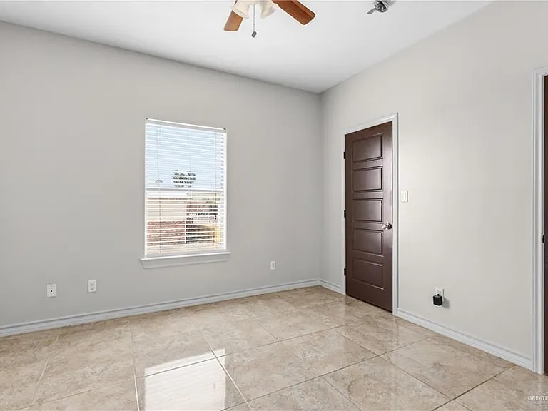 1201 Daffodil Ave #C — Photo 4