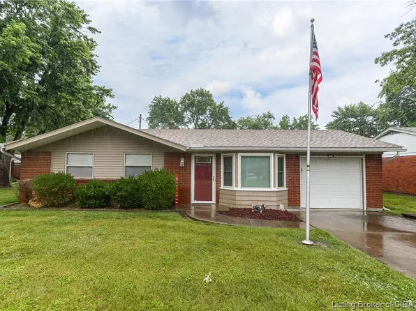 1036 Hazelwood Court, Clarksville, IN 47129