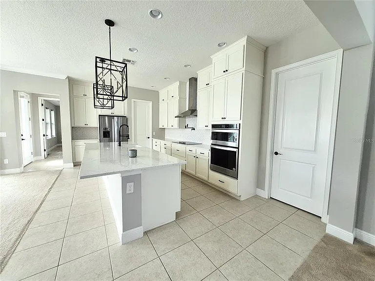 8521 Dubochet St — Photo 6