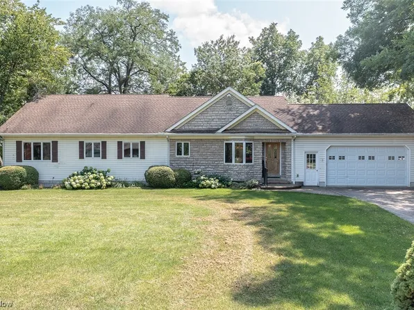 17365 W River Rd, Columbia Station, OH 44028