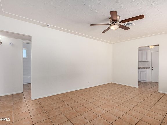 3rd image of 4301 W CLARENDON Avenue