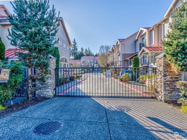 12735 SE 41st Place #102, Bellevue, WA 98006