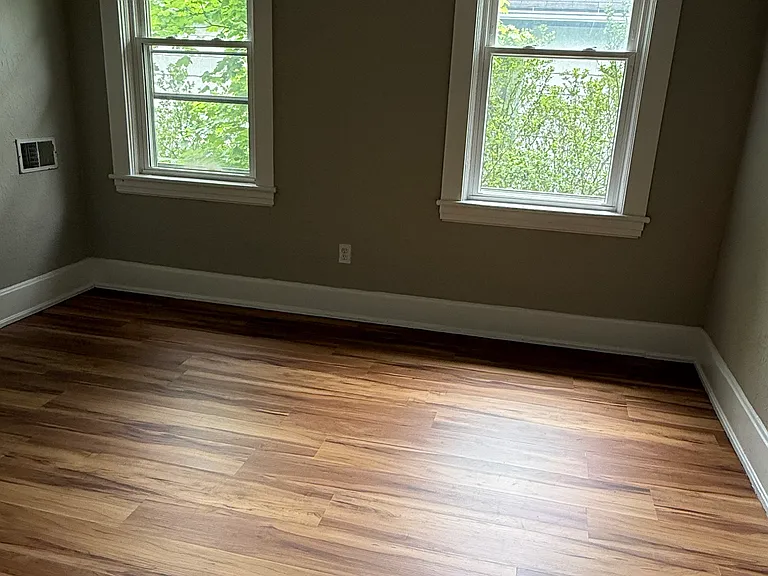 401-403 Highland Ave — Photo 17
