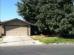831 Belmont St, Tulare, CA