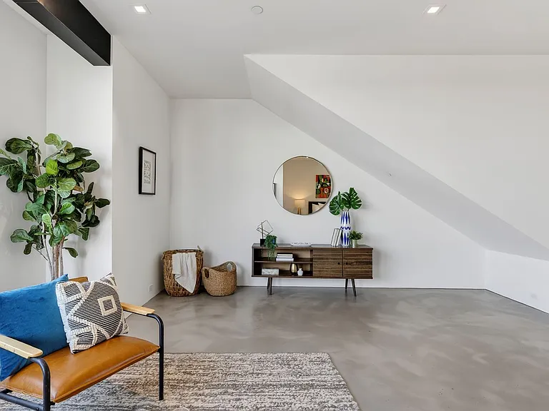 811 Folger Ave — Photo 46
