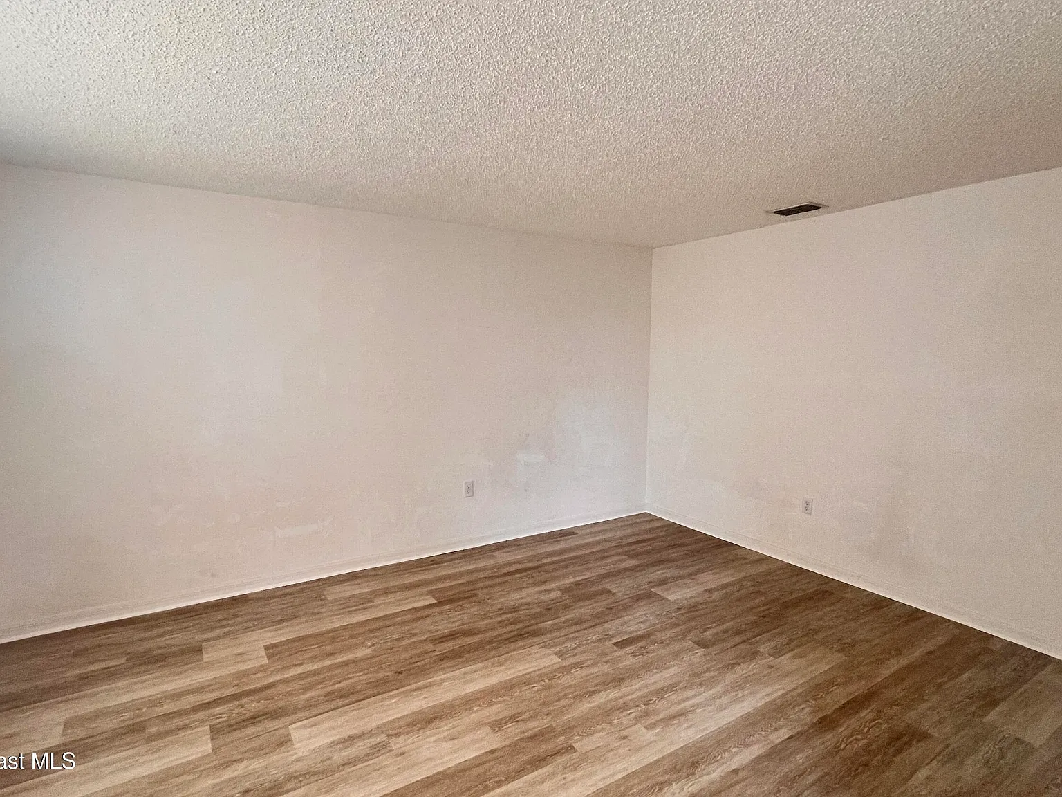 4 bed, 2.5 bath, 2395 sqft, $2,550 — Photo 4