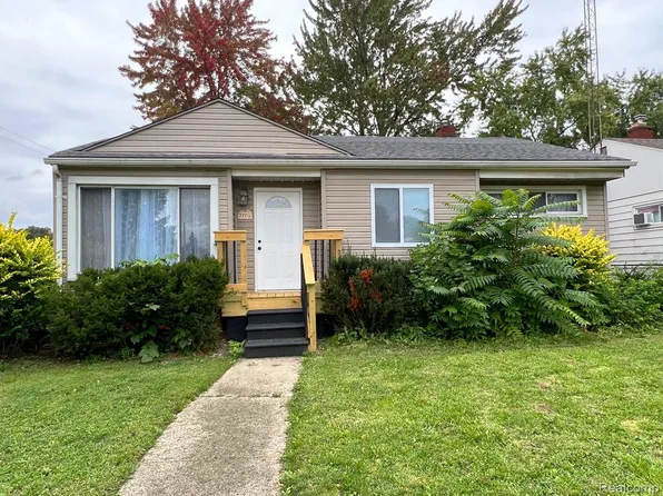 3701 Whittier Ave, Flint, MI 48506