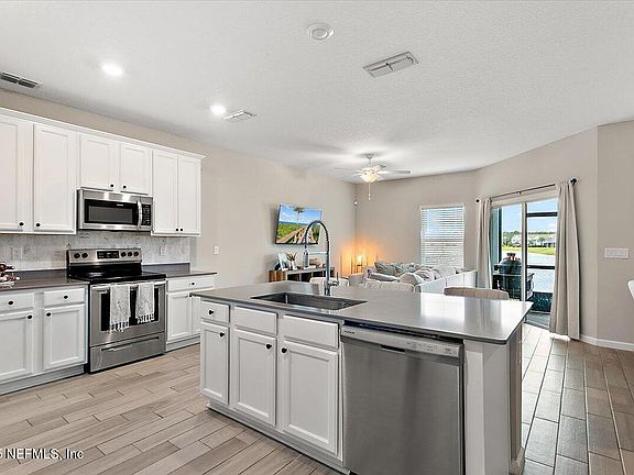 4th image of 12741 JOSSLYN Lane