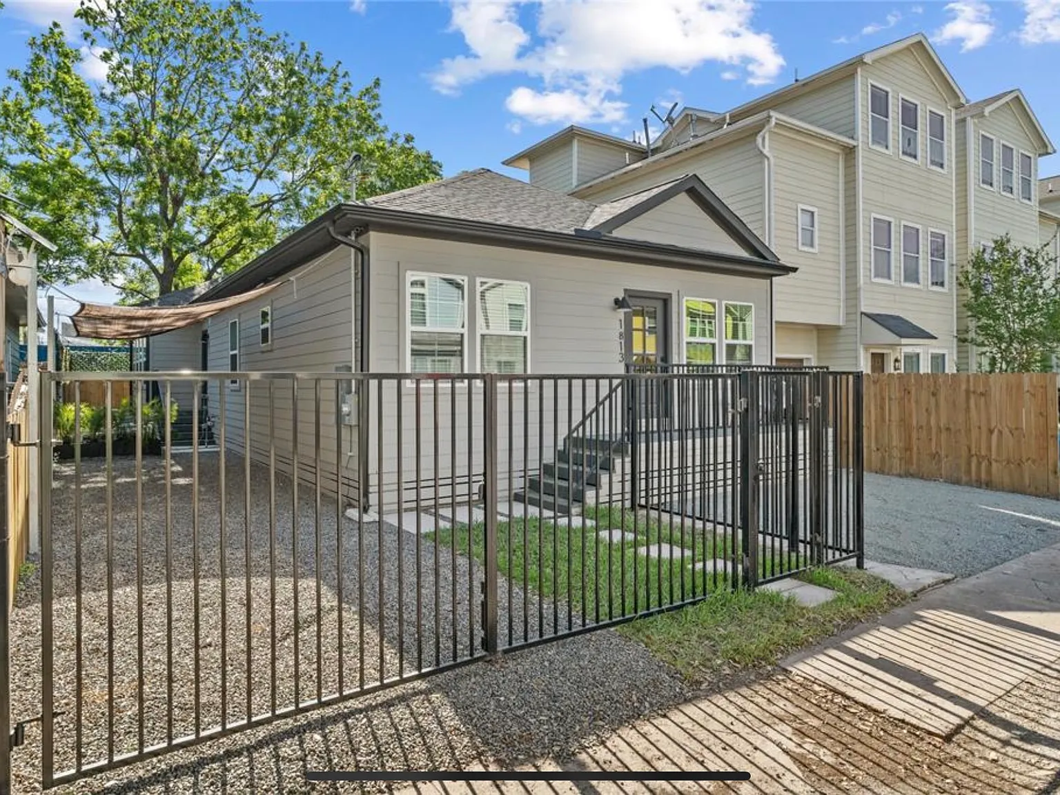3 bed, 2.5 bath, 1720 sqft, $3,400 — Photo 2