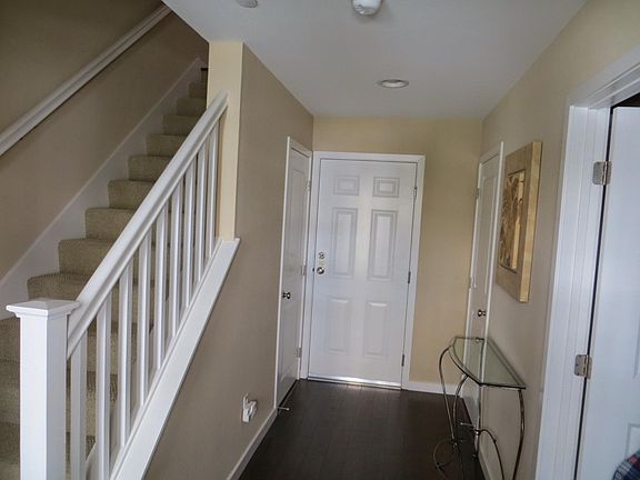 2nd image of 1910 Newbury Dr