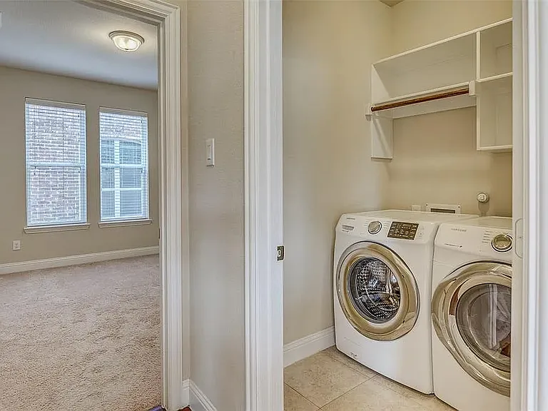 2512 Fountain Gate Dr — Photo 6