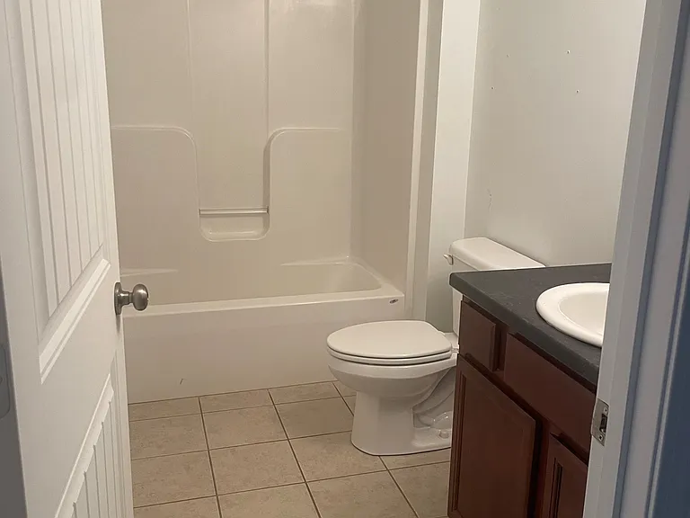 48 Trinity Cir #A — Photo 5