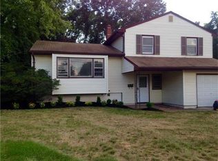 42 Rieder Rd, Edison, NJ 08817