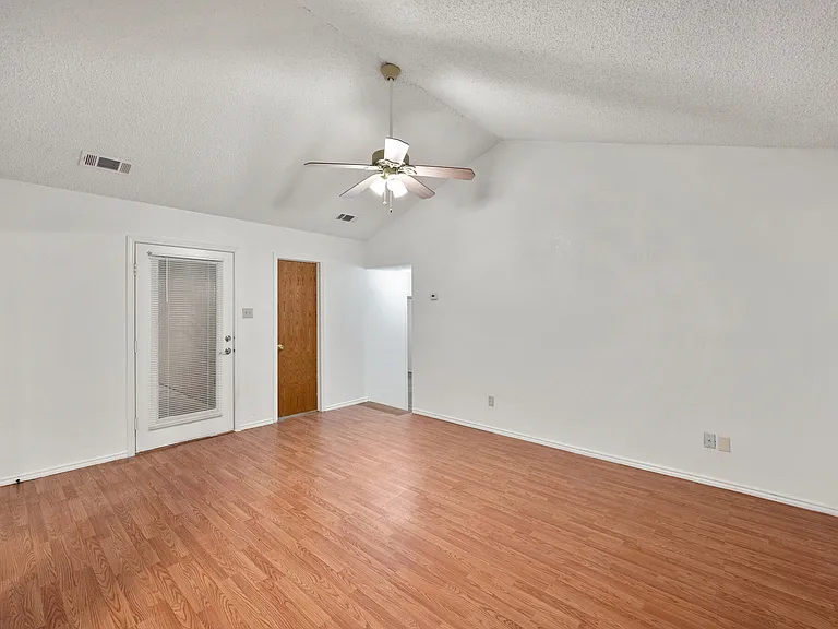 6436 Ridglea Dr — Photo 24