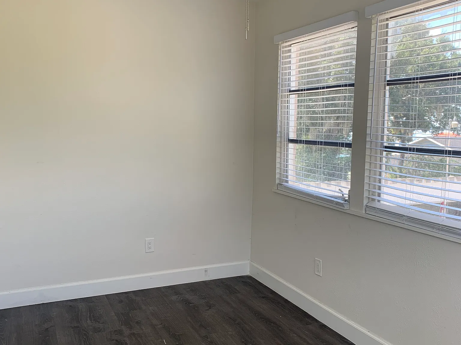 2151 Lakeview Dr — Photo 3