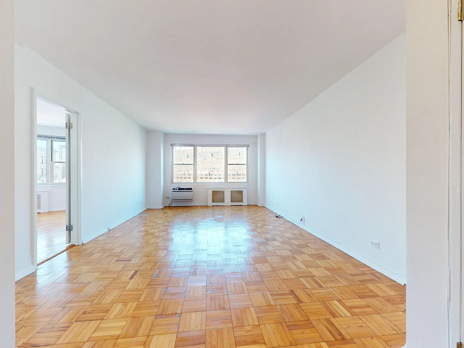 14 Horatio Street — Photo 3