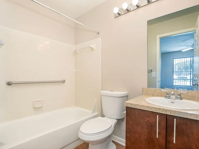 CORAL FALLS APARTMENTS — Photo 57