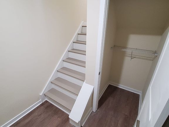 2nd image of 1520 N Sydenham St #1B