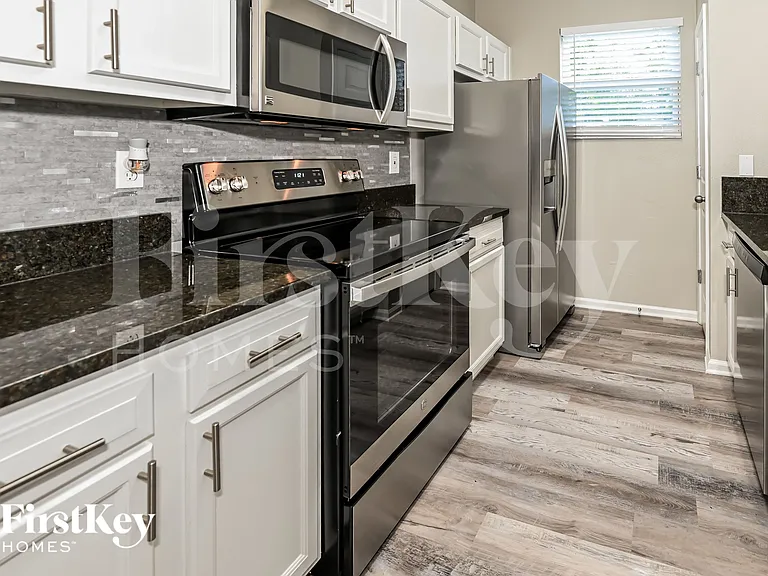 3207 Rosselle St — Photo 7