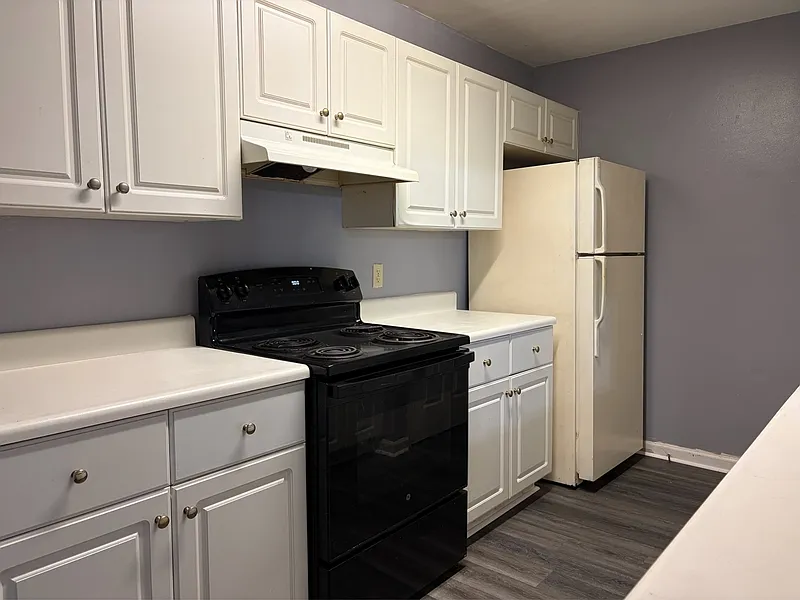 3 bed, 3.0 bath, 1320 sqft, $1,350 — Photo 4