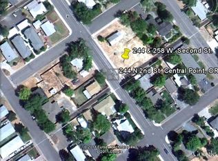 244 2nd St W, Central Pt, OR 97502
