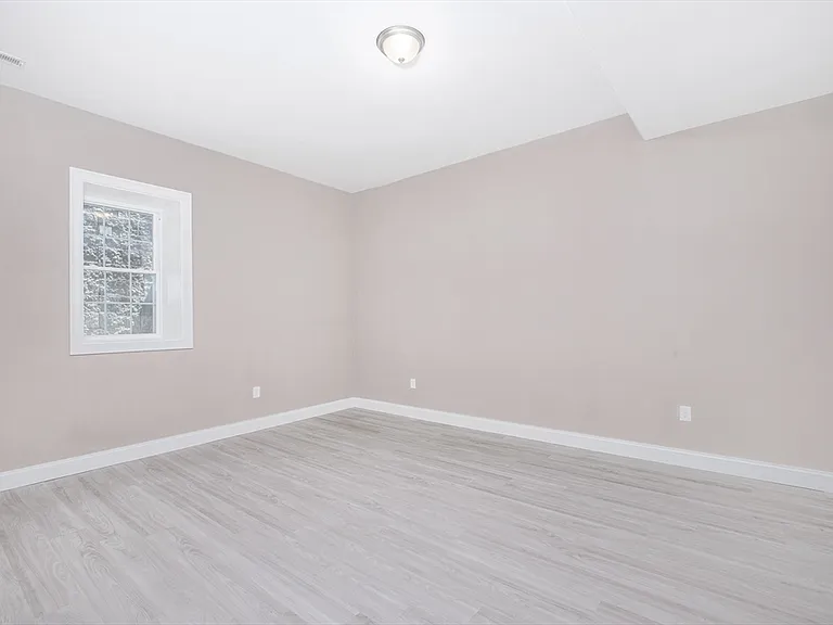 216 Vane St #2 — Photo 8