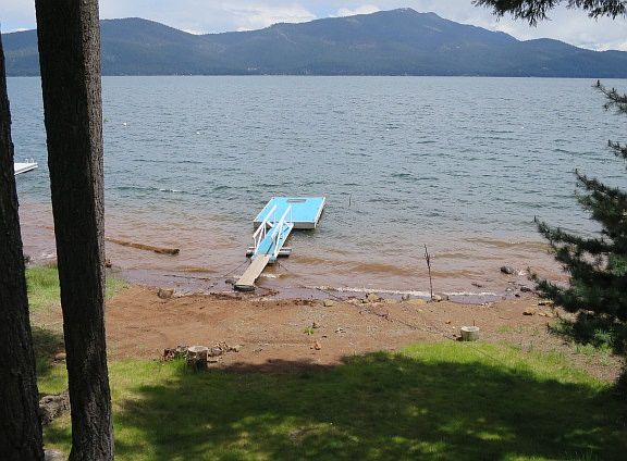 3rd image of 914 Peninsula Dr