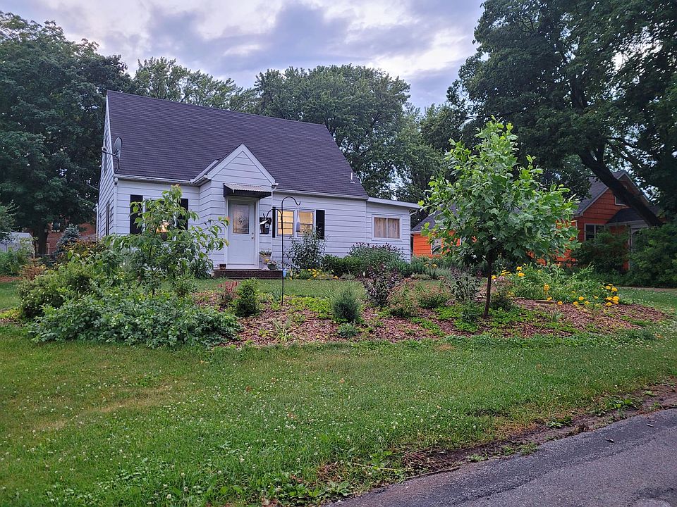 1st image of 806 Christianson Ave