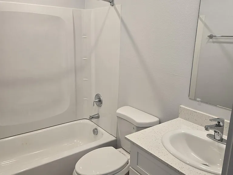 Sabine Apartments — Photo 14