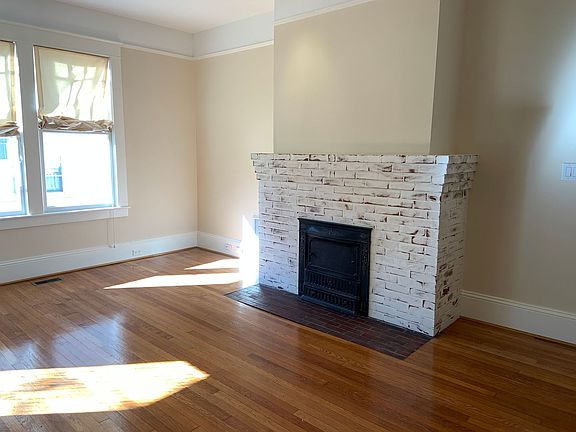 3rd image of 218 Tate St #4