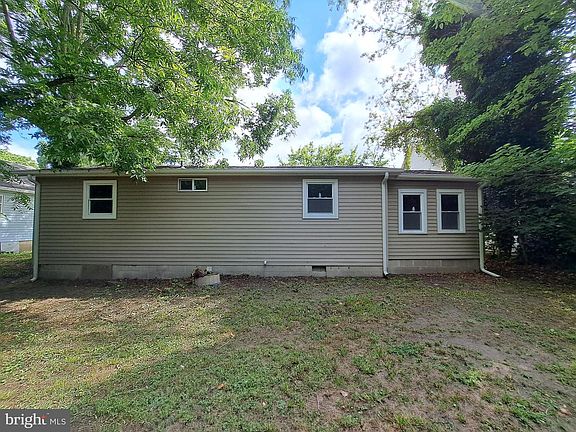 4th image of 506 Laurel St
