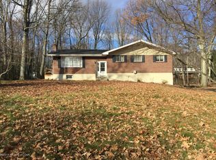 43 Walden Dr, Mountain Top, PA 18707