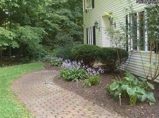 18756 Sharon Rd, Chagrin Falls, OH 44023