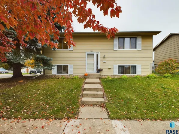 722 N Indiana Ave, Sioux Falls, SD 57103