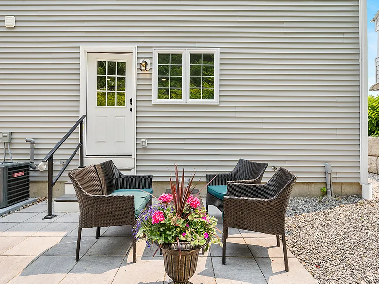 Chilmark St — Photo 22