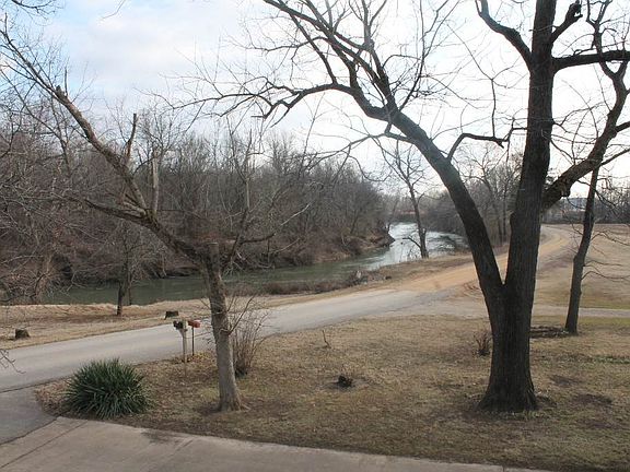 2nd image of 551 County Road 611