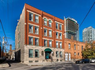 350 W Wendell St APT 2, Chicago, IL 60610