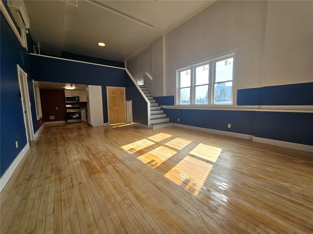 Building Photo - 27 E Main St #318