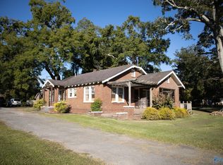 445 E Main St, Centre, AL 35960