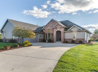 6605 Kingsview Dr, Racine, WI 53406